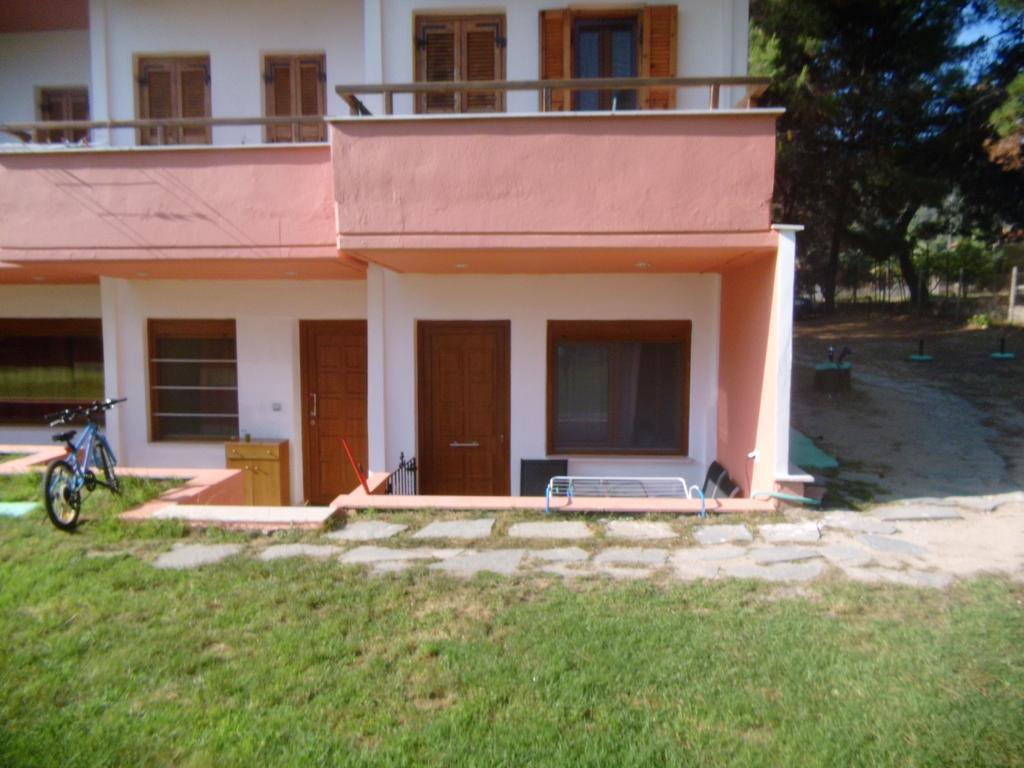 Studios Efi Beach Vourvourou Exterior photo