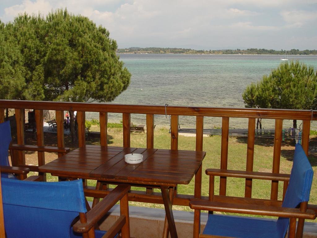 Studios Efi Beach Vourvourou Exterior photo